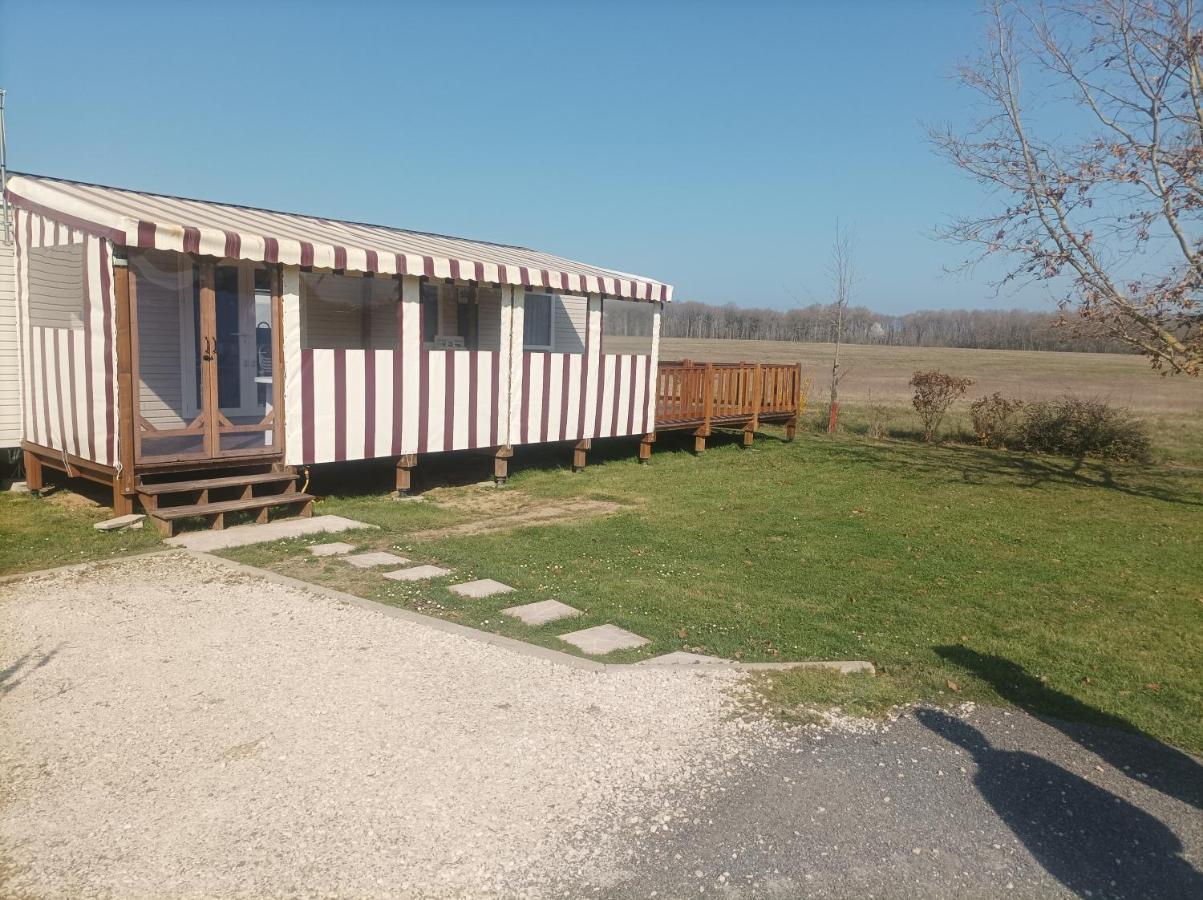 Mobil Home Le Galland De Dugny Onzain Exterior photo