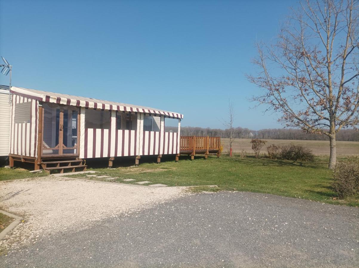 Mobil Home Le Galland De Dugny Onzain Exterior photo