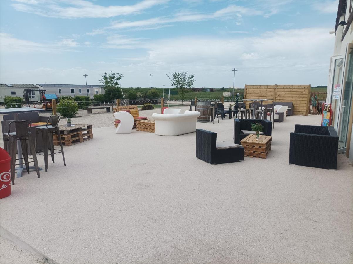 Mobil Home Le Galland De Dugny Onzain Exterior photo